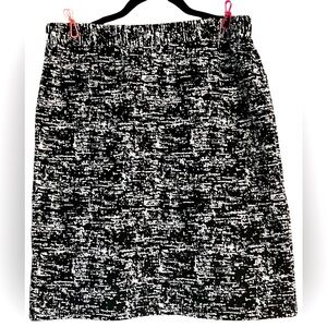 DANA BUCHMAN Black/Cream Pattern Super Soft, Slip On, Pencil Skirt, Large, GUC.